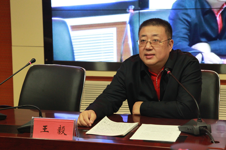 学校召开发展战略务虚会